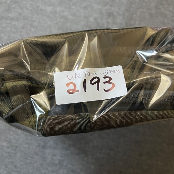 Nike Tech Fleece Camo Jogger Pants - Men's Size L - Green - Picture 12 of 12